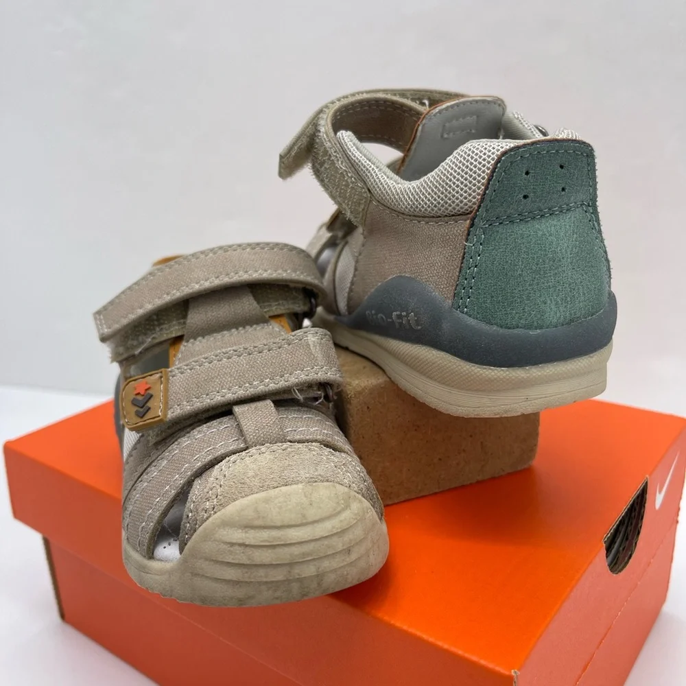 Kids Tan and Gray Sandals
